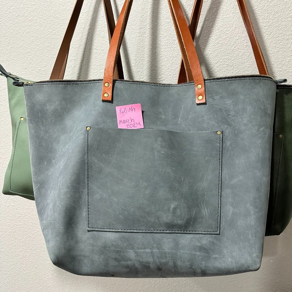 PLG OS storm zip tote - Oversize Tote Storm Unicorn Color (reserved)